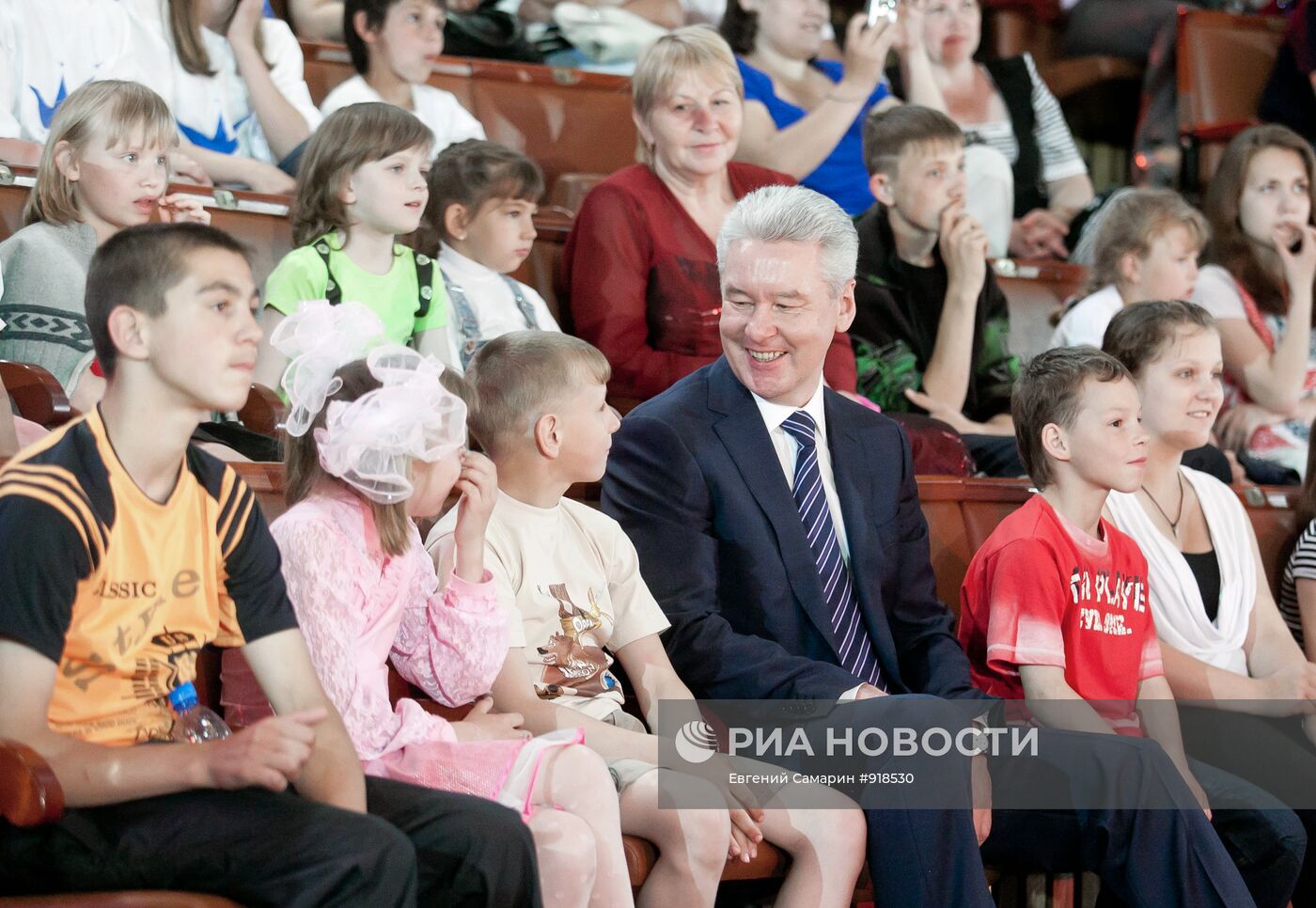 С. Собянин посетил праздник для детей в цирке на Вернадского