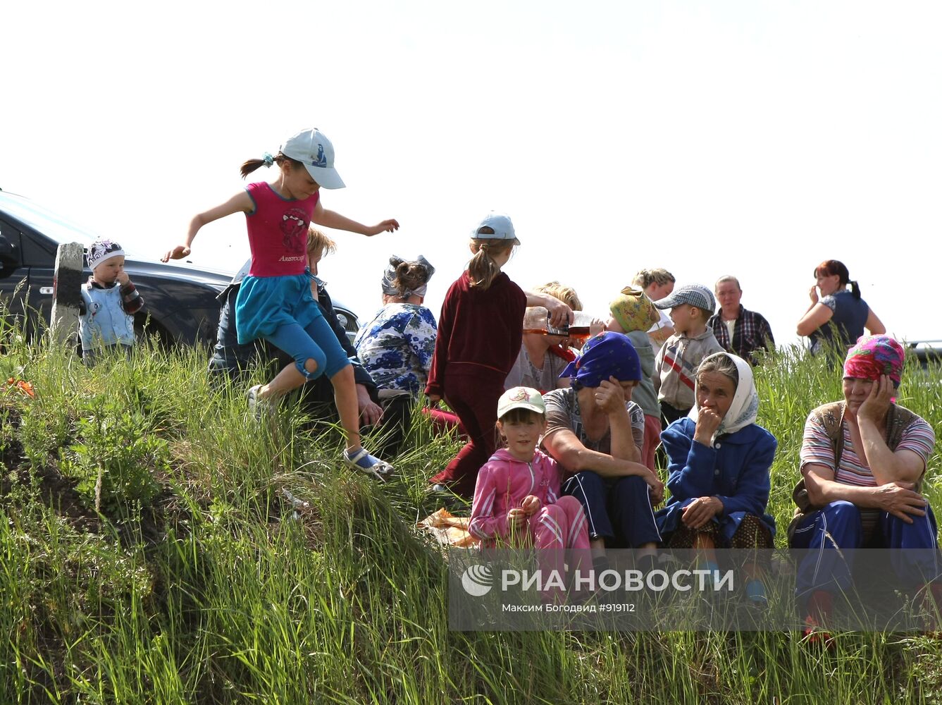 Жители деревни Бобья-Уча перед эвакуацией