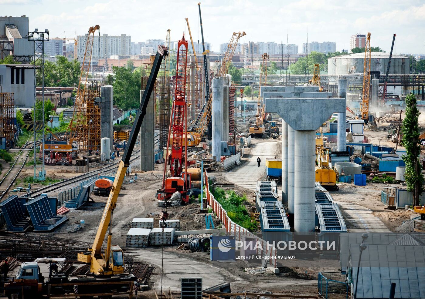С. Собянин на строительстве участка 4-го транспортного кольца