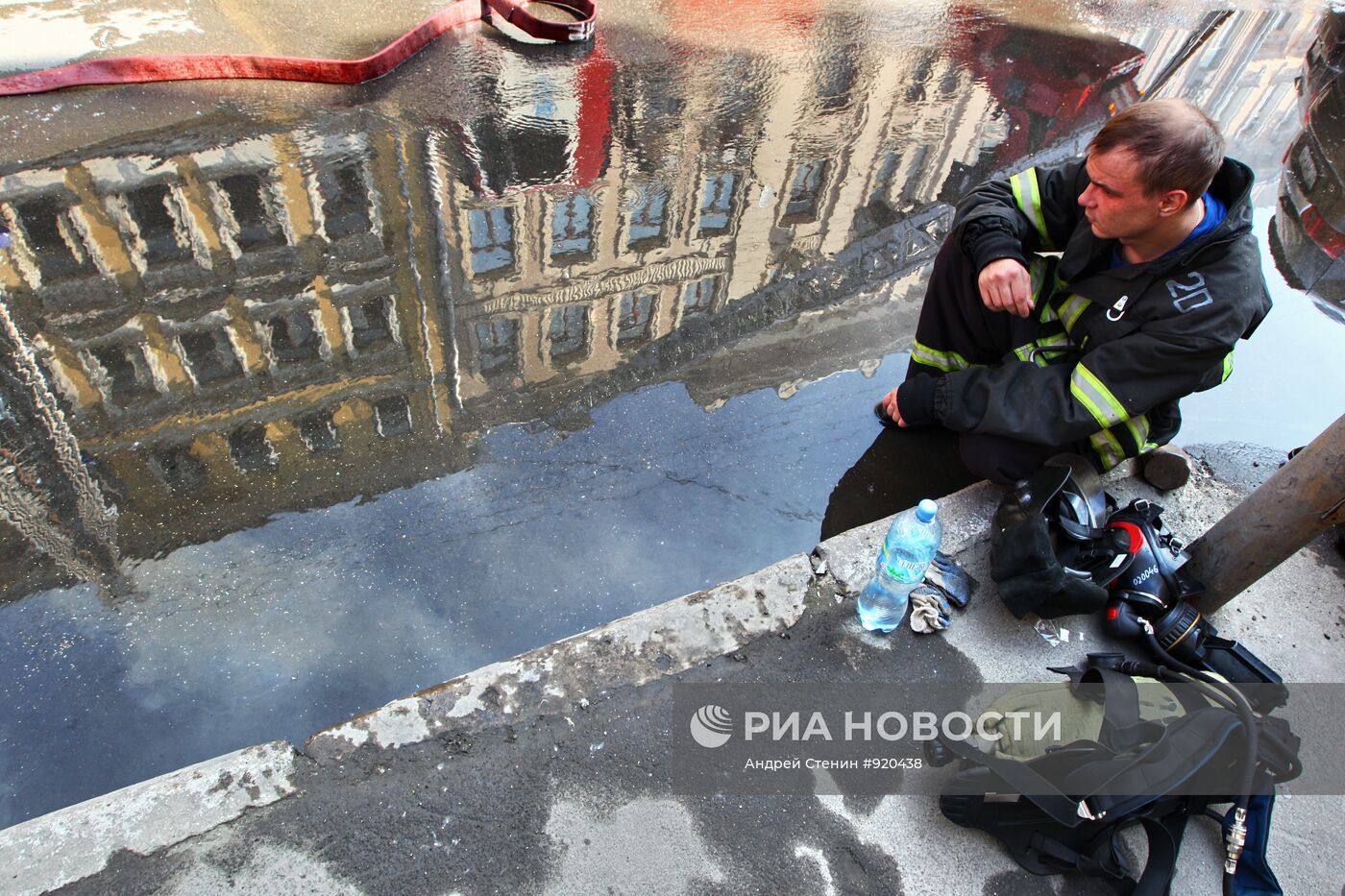 В Москве горит дом на Садовнической набережной