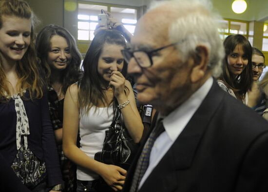 Мастер-класс Пьера Кардена в МГУДиТ