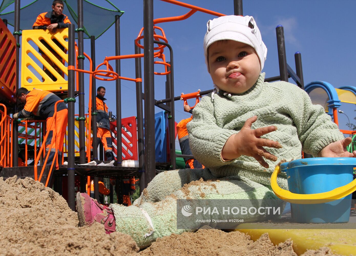 Монтаж детской площадки на улице Лебедянская в Москве