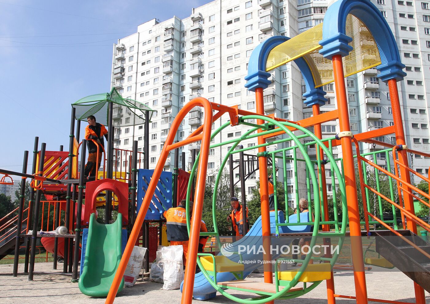 Монтаж детской площадки на улице Лебедянская в Москве