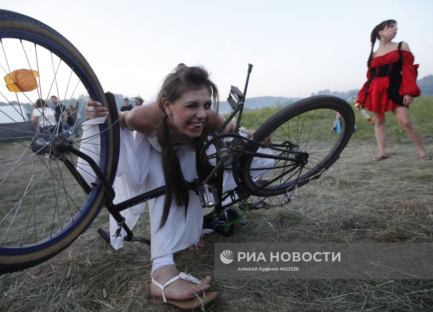 Фестиваль свободного творчества "Пустые холмы"