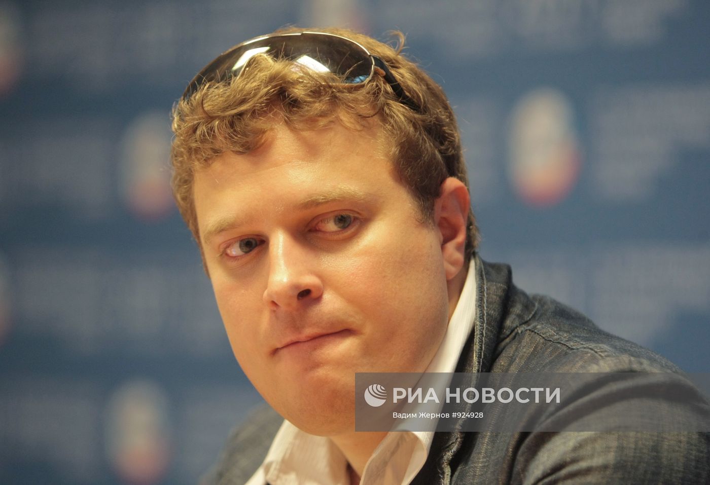 Илья Попов