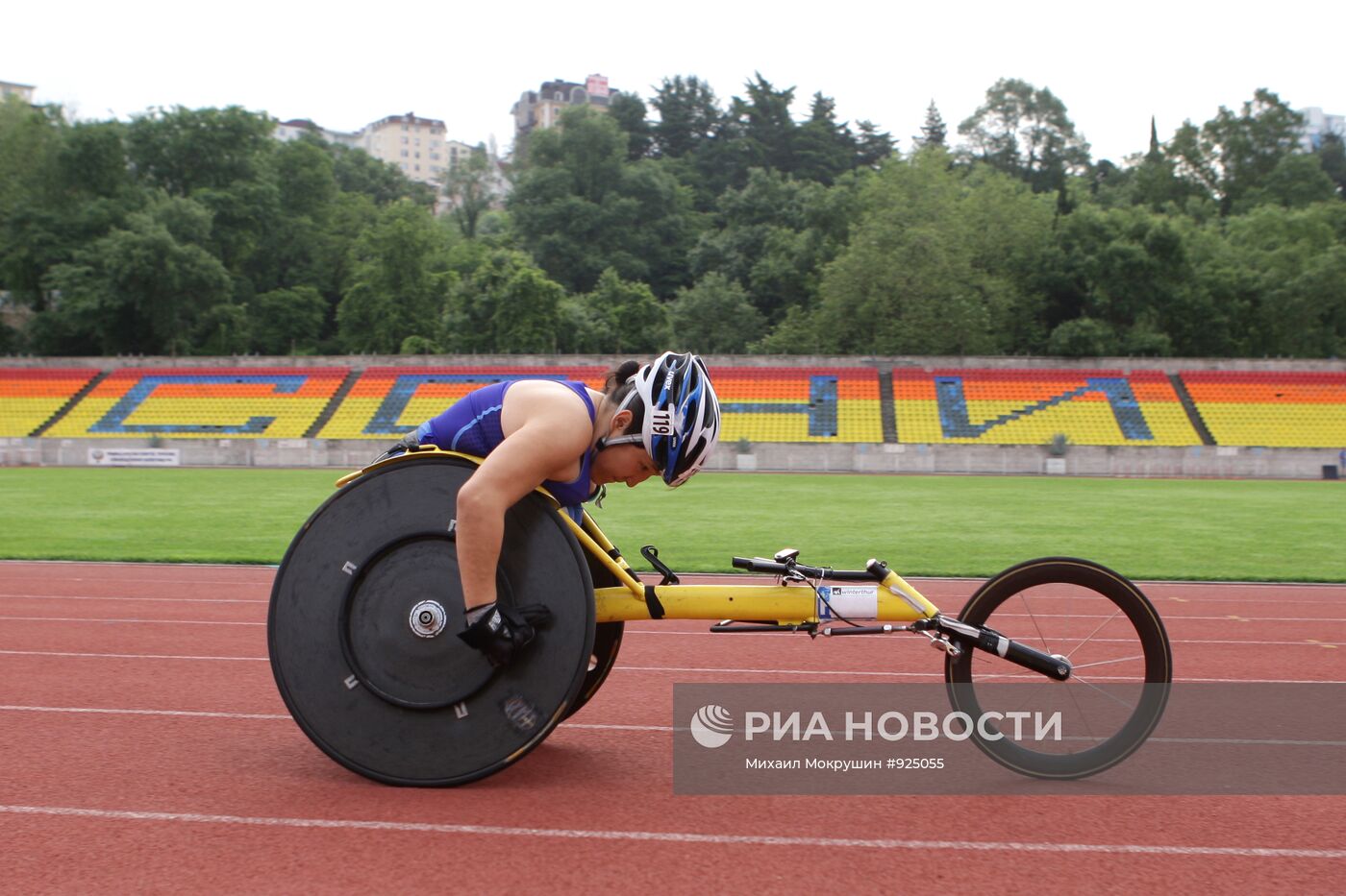 Тренировка паралимпийской сборной России по лыжным гонкам