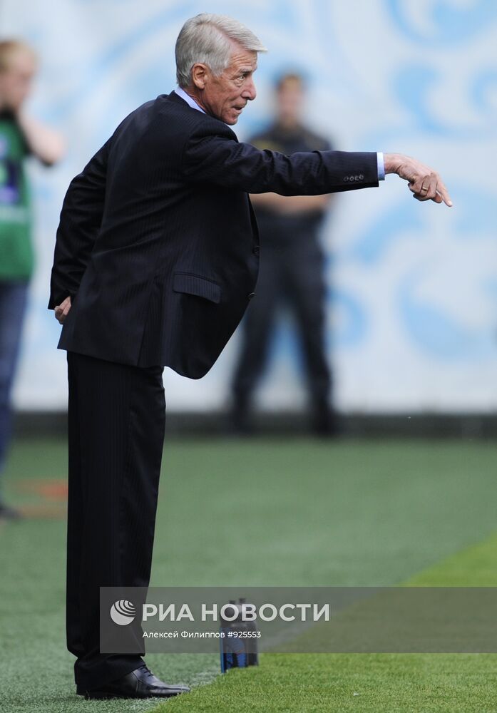 Валерий Непомнящий