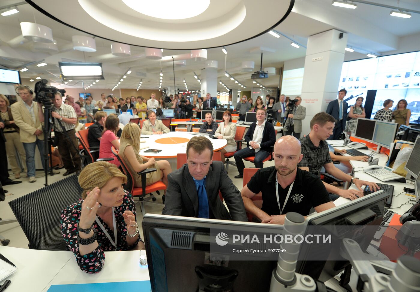 Президент РФ Дмитрий Медведев посещает агентство РИА Новости