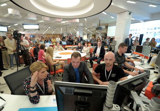 Президент РФ Дмитрий Медведев посещает агентство РИА Новости