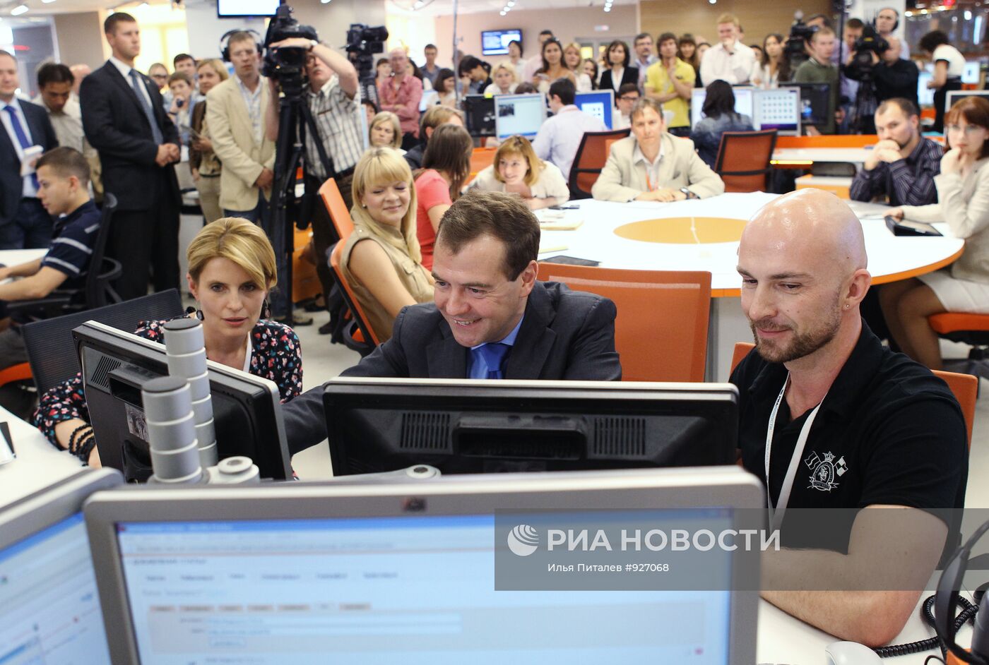 Президент РФ Дмитрий Медведев посещает агентство РИА Новости