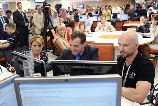 Президент РФ Дмитрий Медведев посещает агентство РИА Новости