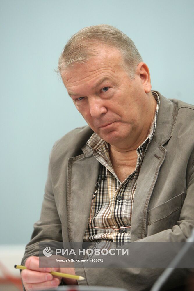 Анатолий Прохоров