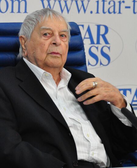 П/к художественного руководителя Театра на Таганке Ю.Любимова