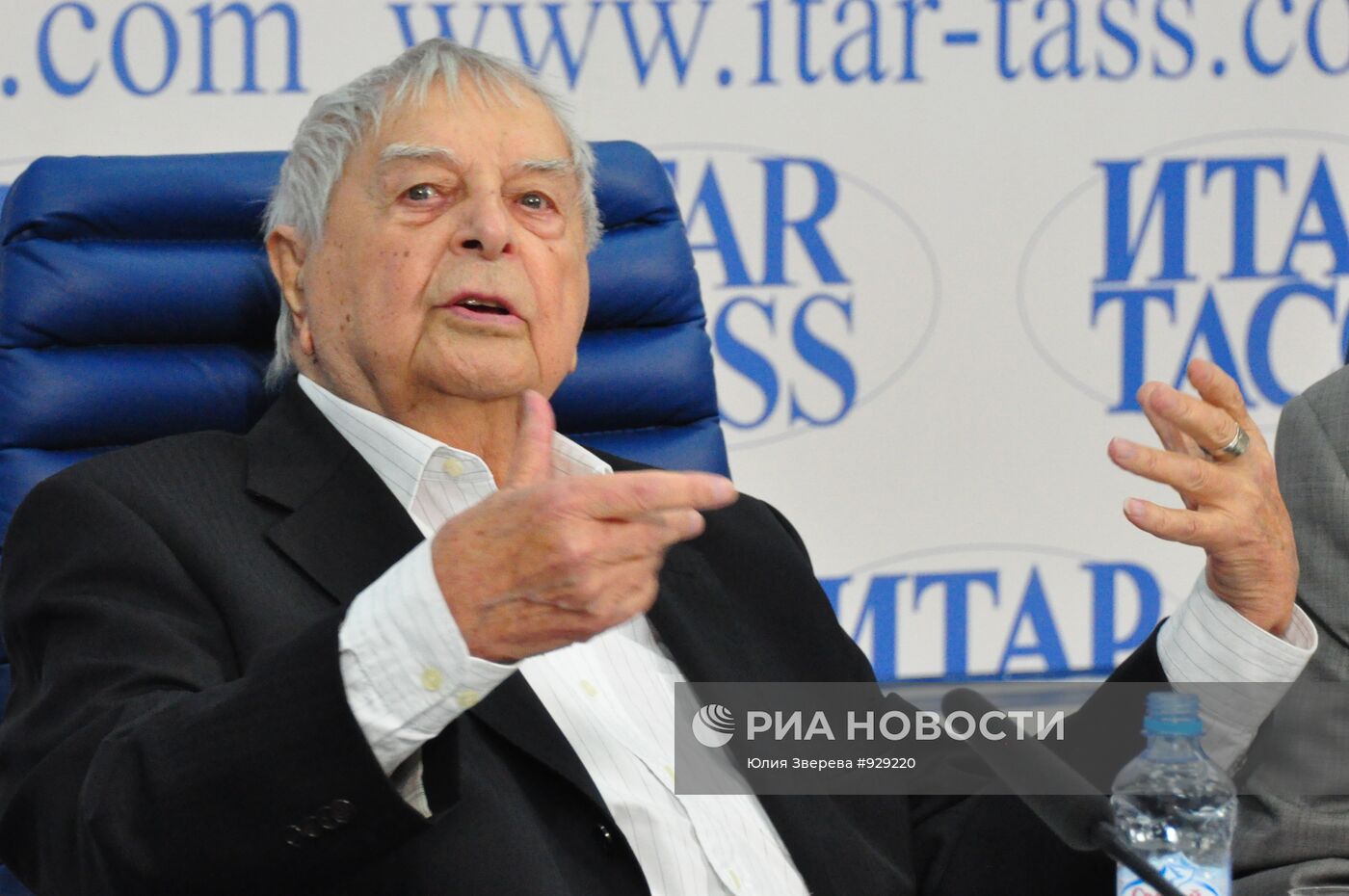 П/к художественного руководителя Театра на Таганке Ю.Любимова