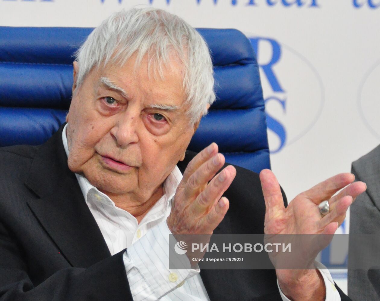 П/к художественного руководителя Театра на Таганке Ю.Любимова