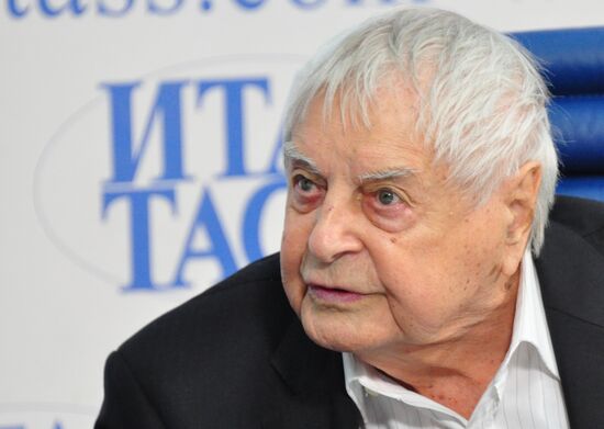 П/к художественного руководителя Театра на Таганке Ю.Любимова