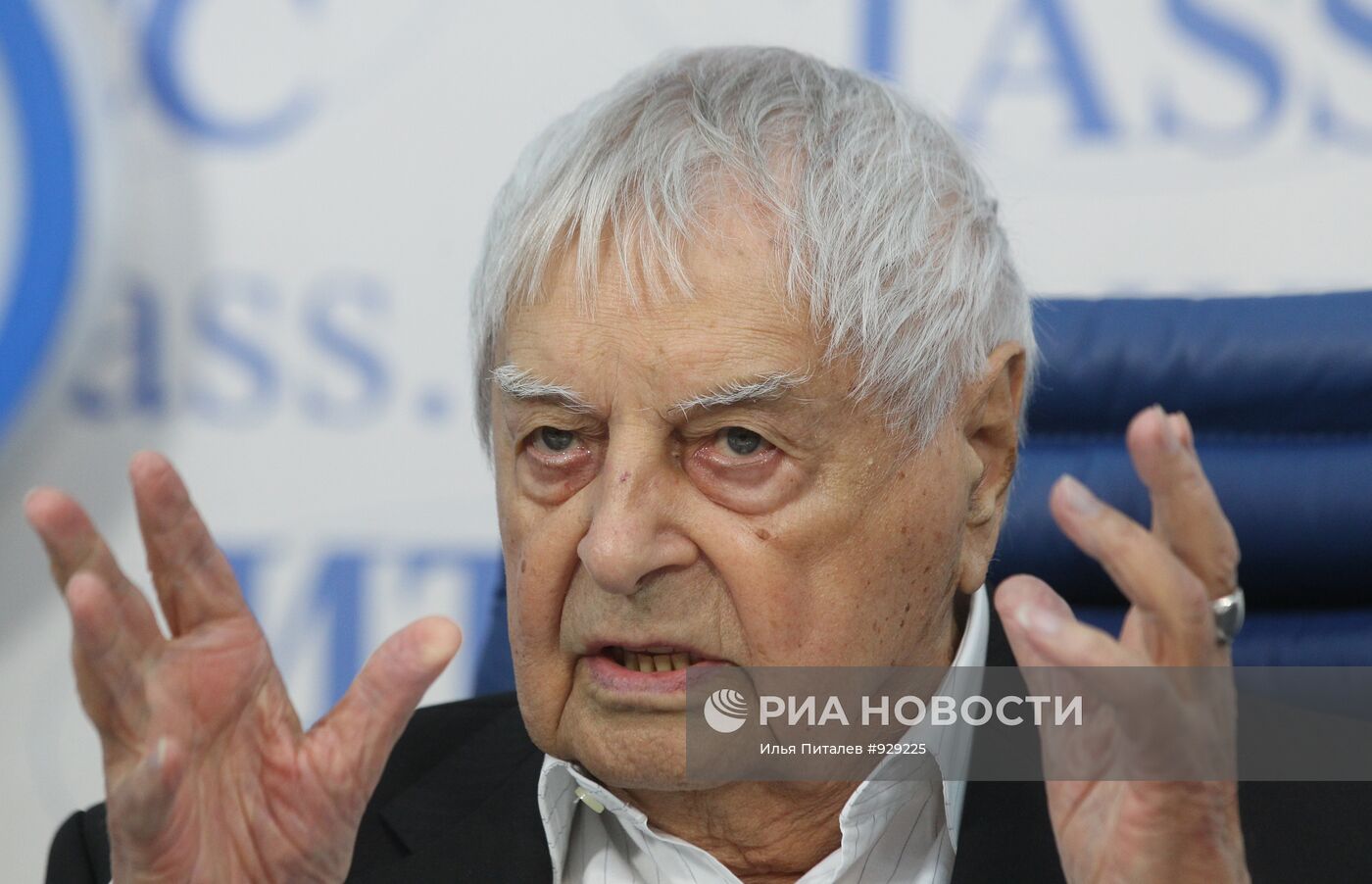 П/к художественного руководителя Театра на Таганке Ю.Любимова