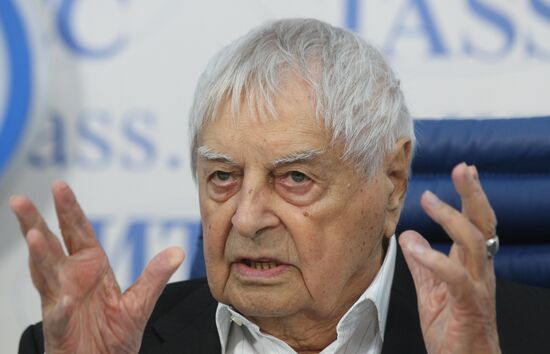 П/к художественного руководителя Театра на Таганке Ю.Любимова