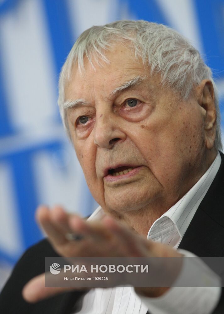 П/к художественного руководителя Театра на Таганке Ю.Любимова