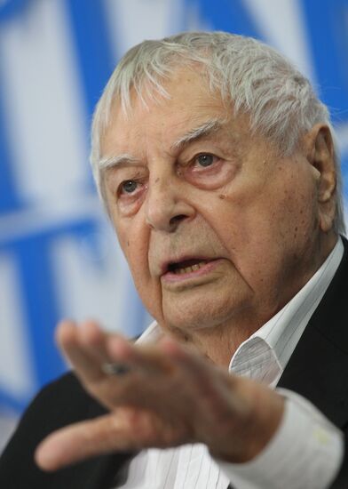 П/к художественного руководителя Театра на Таганке Ю.Любимова