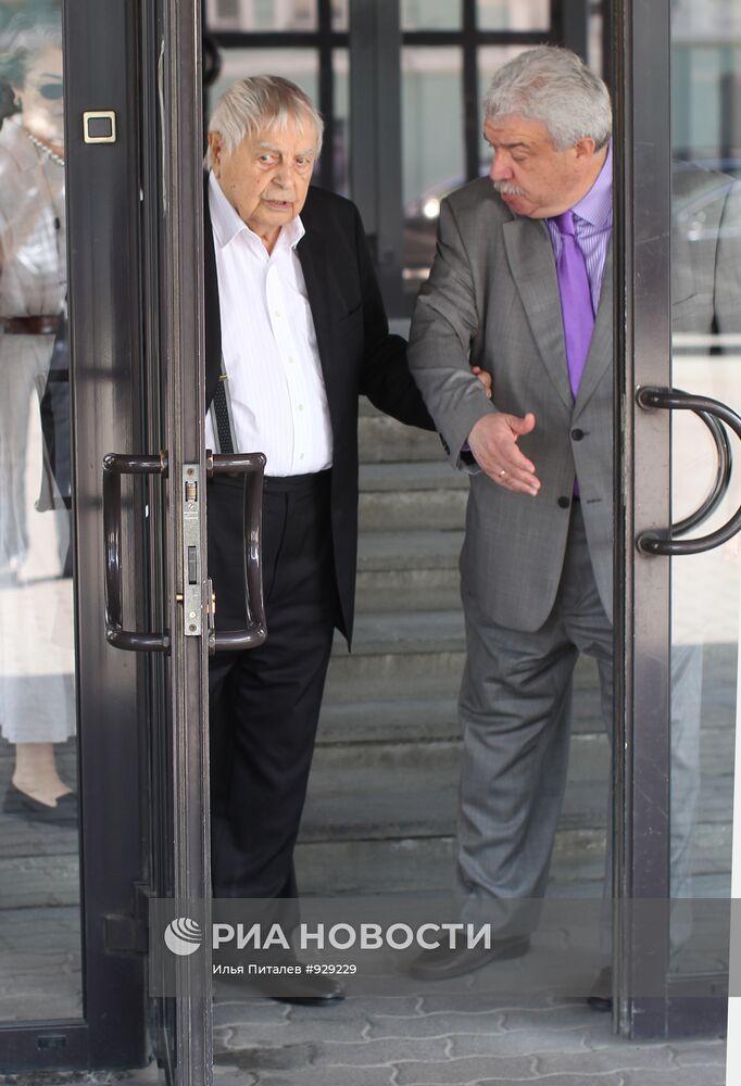 П/к художественного руководителя Театра на Таганке Ю.Любимова