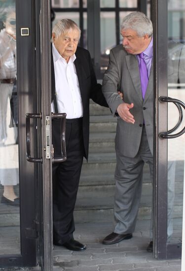 П/к художественного руководителя Театра на Таганке Ю.Любимова