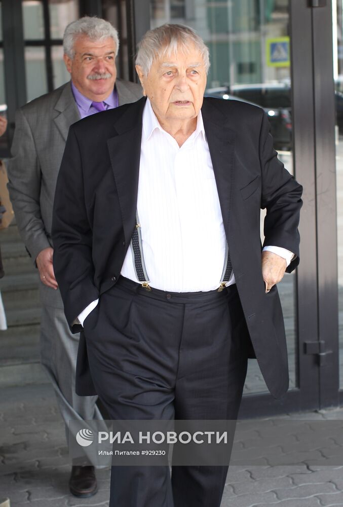 П/к художественного руководителя Театра на Таганке Ю.Любимова