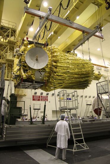 Работы с российской астрофизической обсерваторией "Спектр-Р"