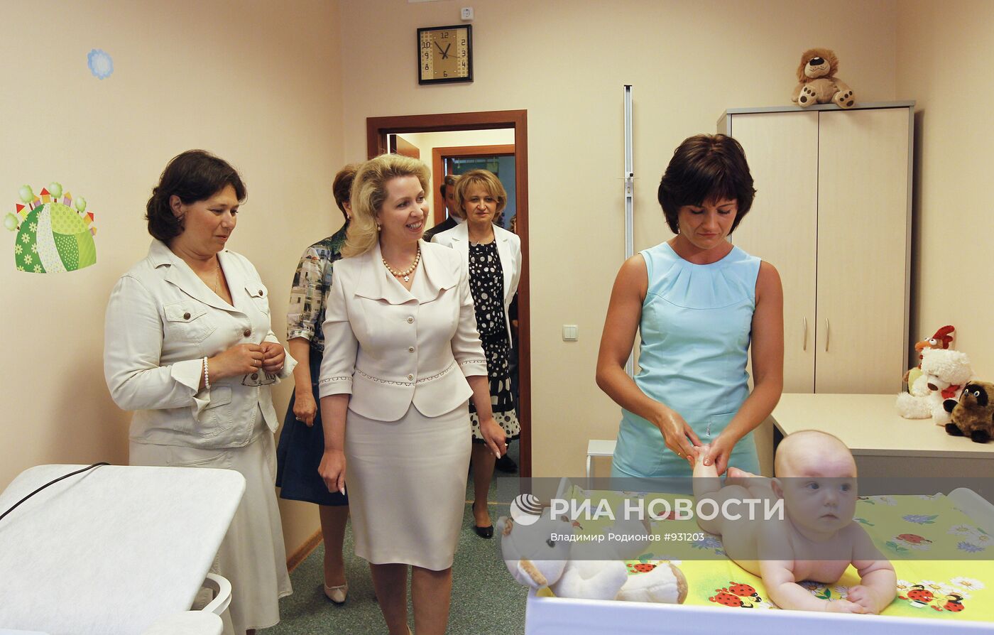 С.Медведева посетила специализированный дом ребенка в Москве