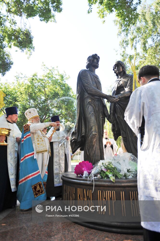 Открытие памятника Петру и Февронии Муромским в Омске