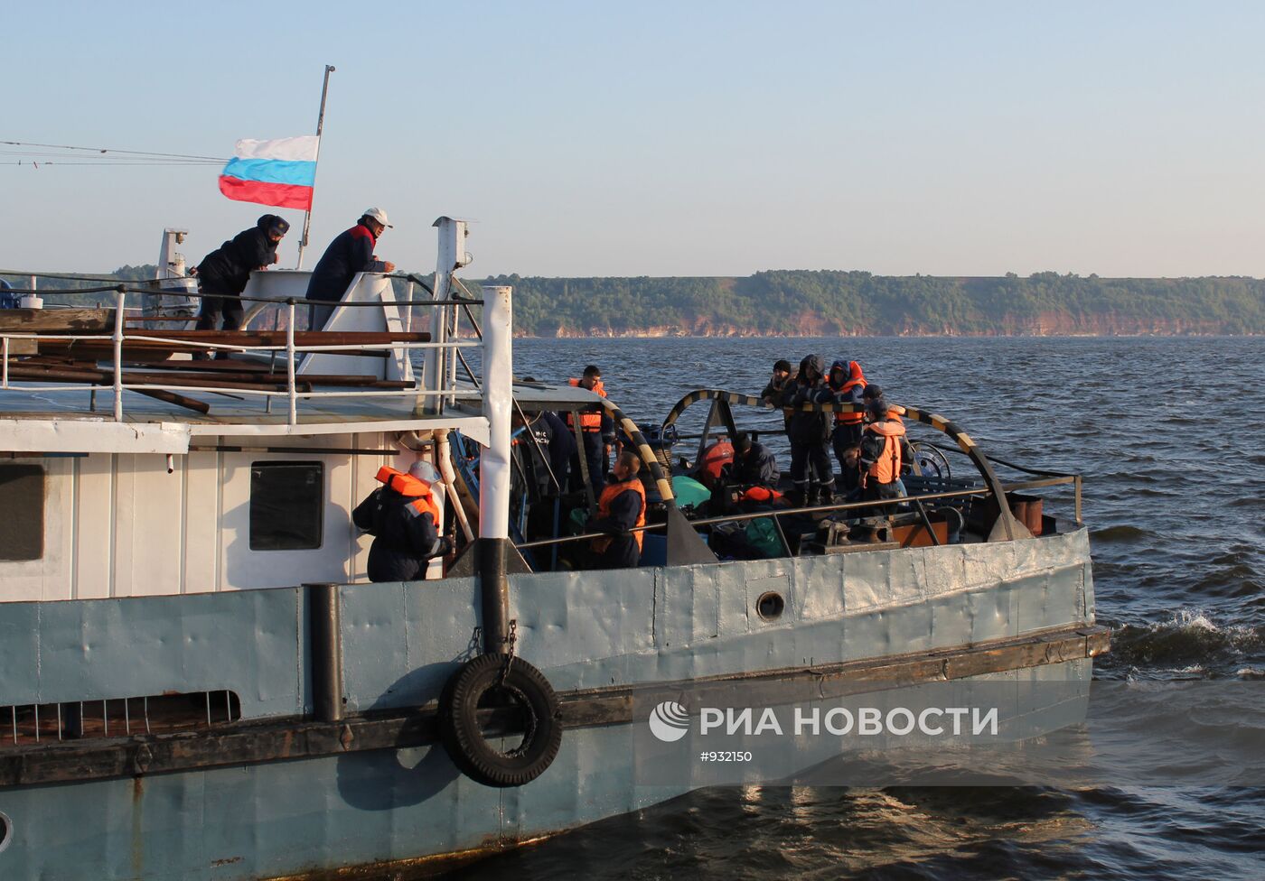 Операция на месте крушения теплохода "Булгария" на Волге