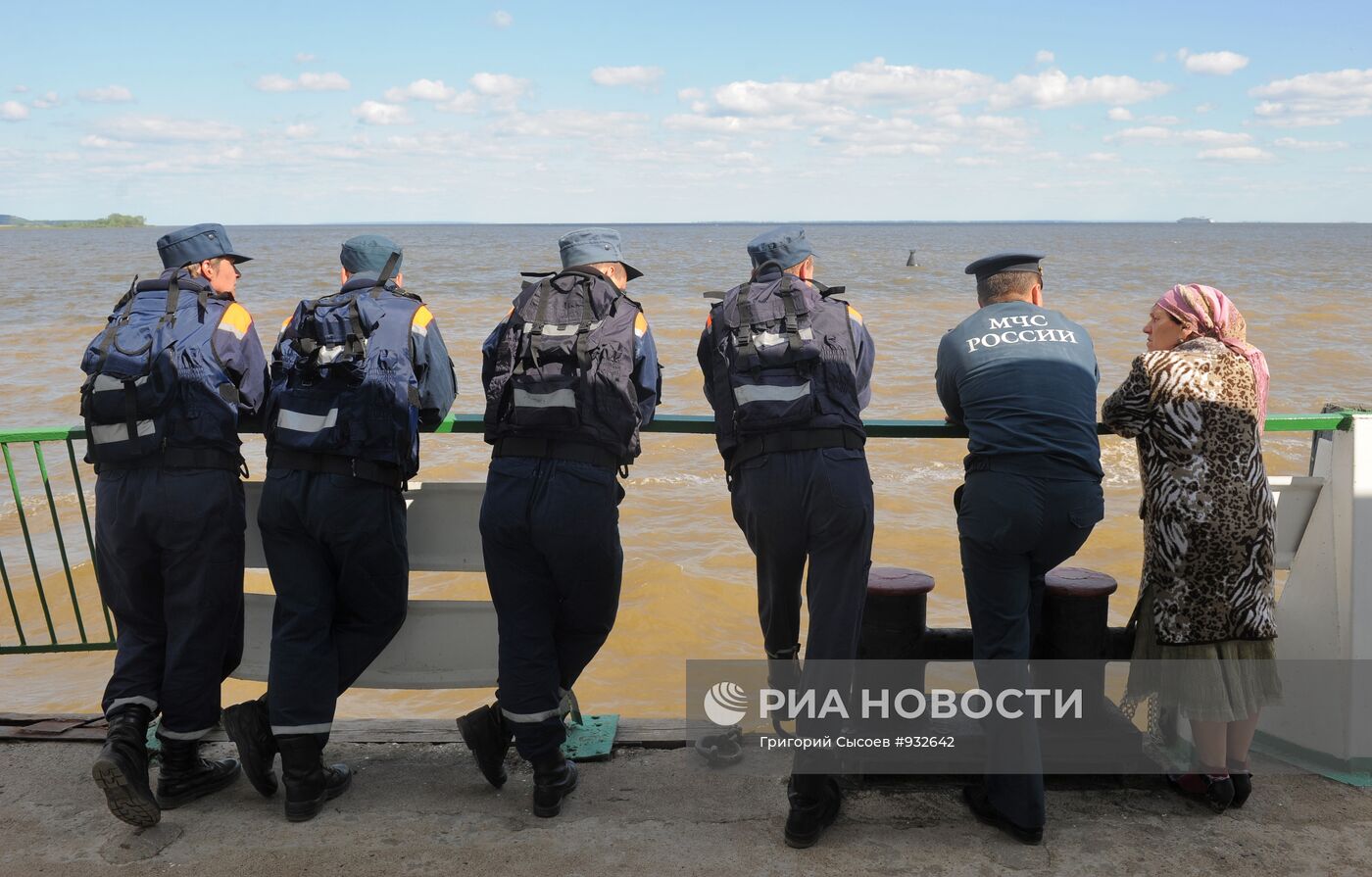 Операция на месте крушения теплохода "Булгария" на Волге