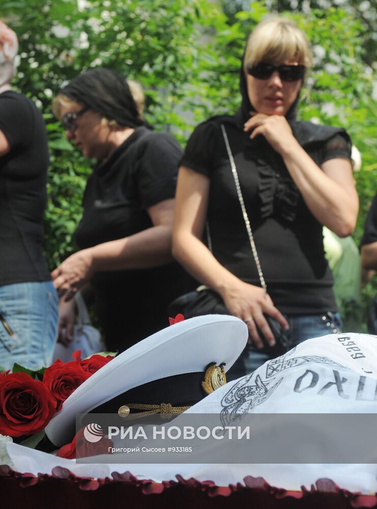 Похороны погибших во время крушения теплохода "Булгария"
