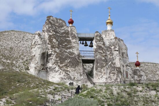 Костомаровский Свято-Спасский женский монастырь