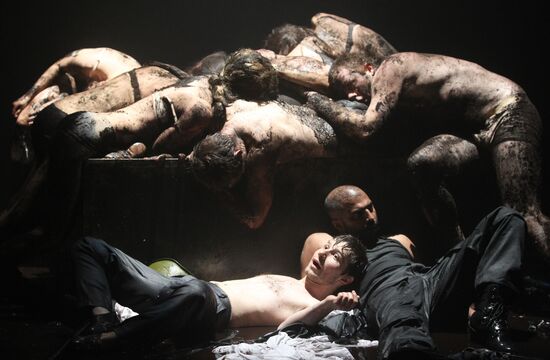 Пресс-показ спектакля "Город.ОК" в рамках Чеховского фестиваля