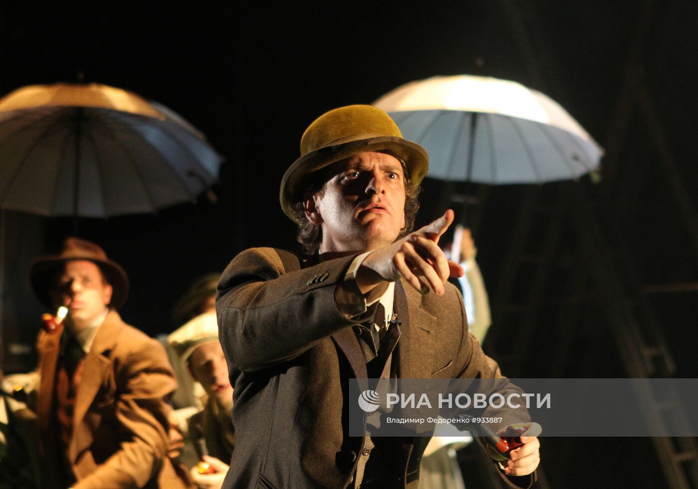 Пресс-показ спектакля "Город.ОК" в рамках Чеховского фестиваля