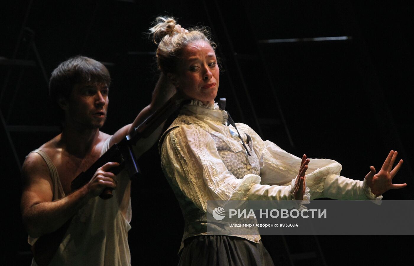 Пресс-показ спектакля "Город.ОК" в рамках Чеховского фестиваля