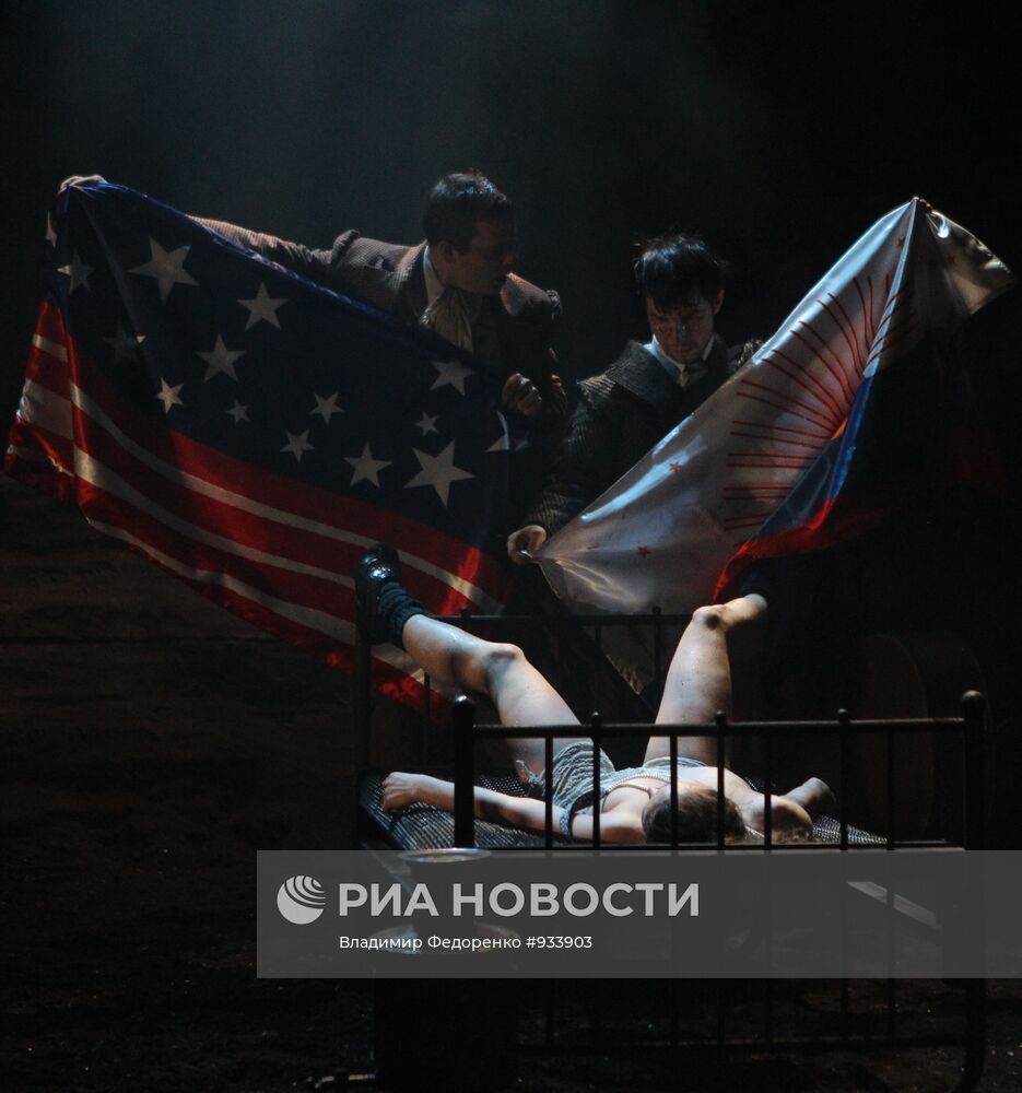 Пресс-показ спектакля "Город.ОК" в рамках Чеховского фестиваля