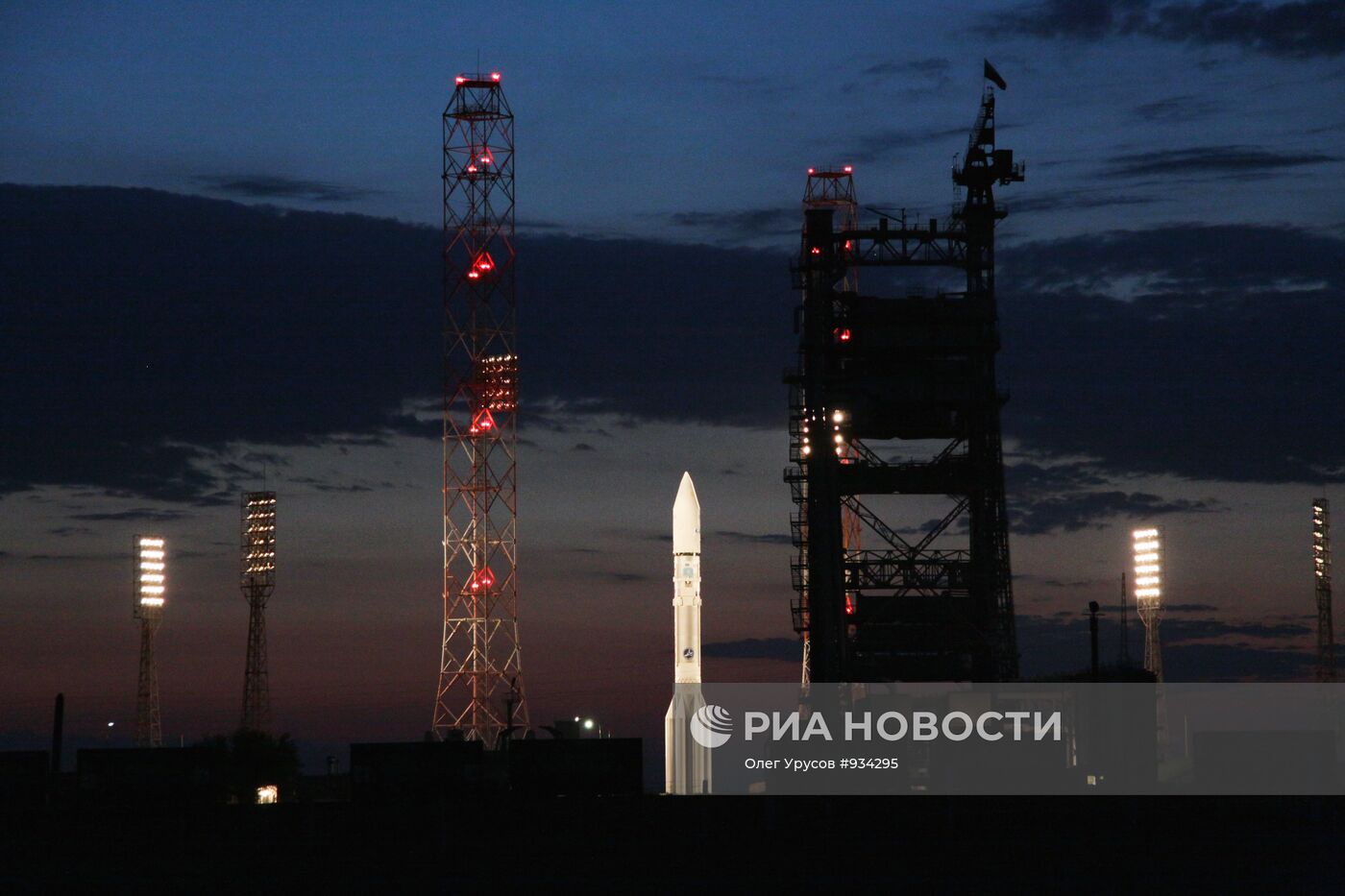 Запуск ракеты "Протон-М" с разгонным блоком "Бриз-М"