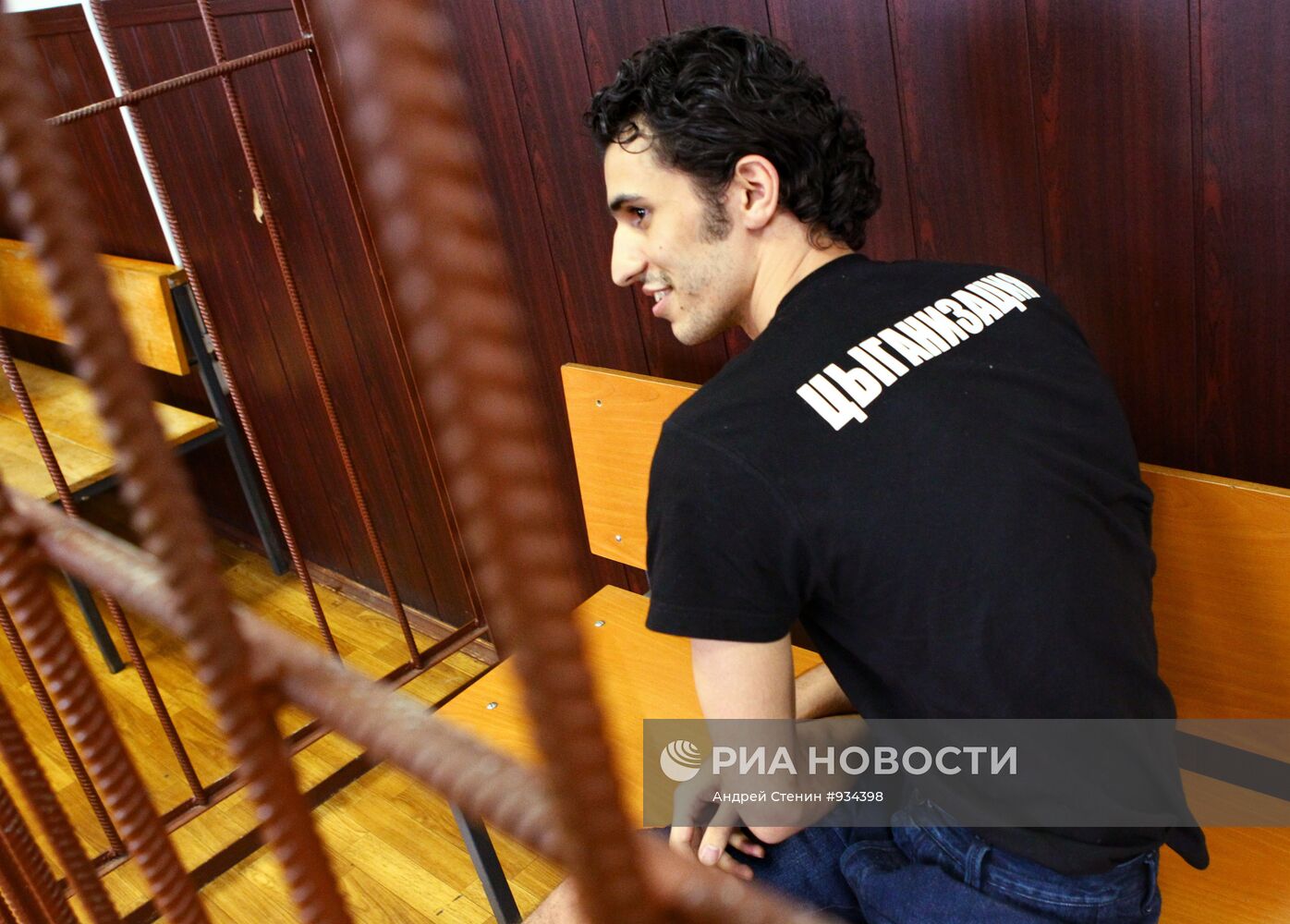 Заседание суда по делу об обстреле машины блогера Д. Терновского