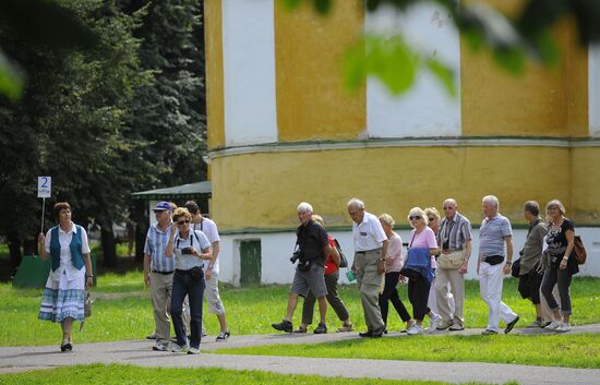 Города России. Углич