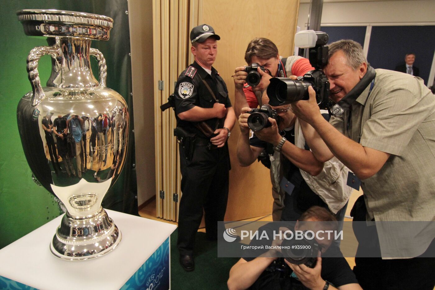 Презентация кубка победителя Евро-2012 прошла в Киеве