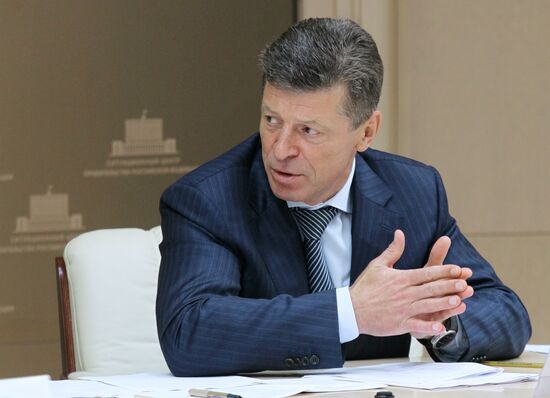 Дмитрий Козак проводит селекторное совещание в Москве