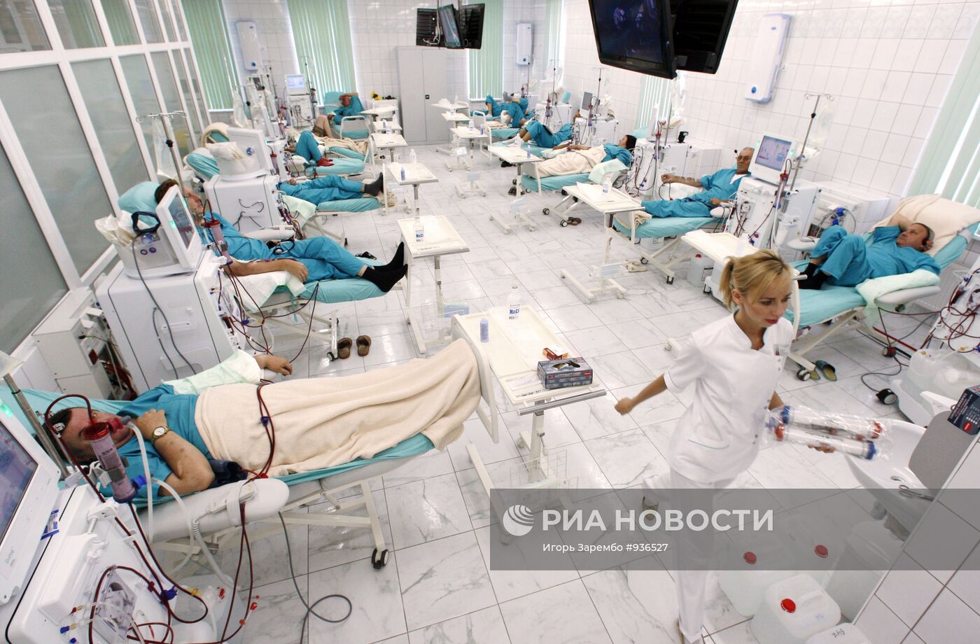 Что такое диализный центр. Гемодиализный центр Уфа Шафиева. Центр гемодиализа.