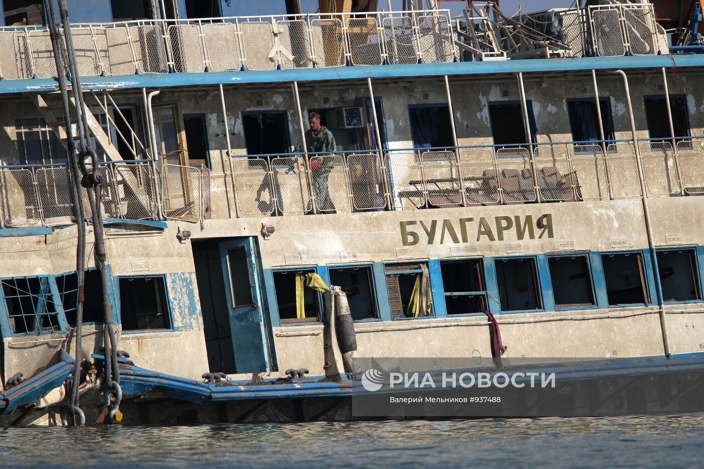 Работы по подъему теплохода "Булгария"