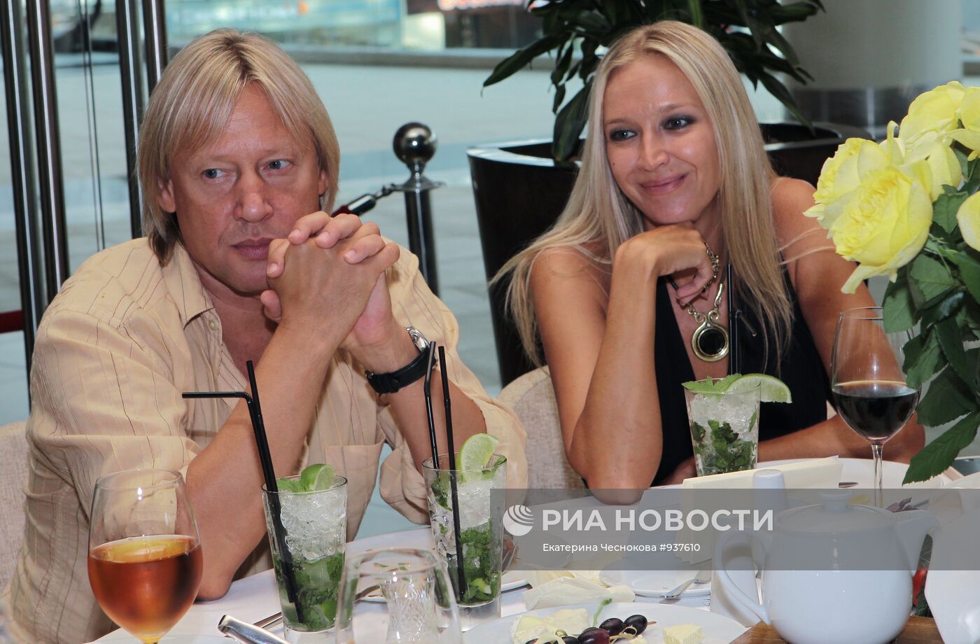 Дмитрий Харатьян c супругой Мариной Майко