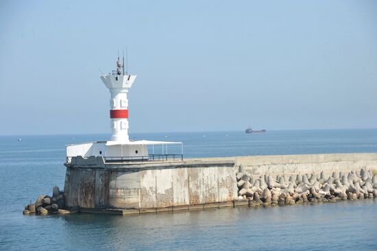 Сигнальный маяк для военных кораблей ЧФ РФ в бухте Севастополя