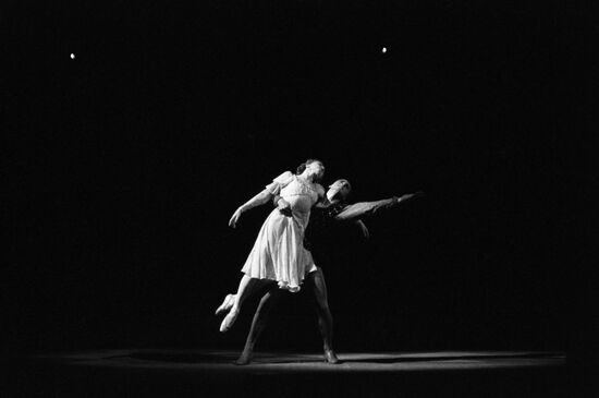 Артисты балета Г. Уланова и К. Сергеев