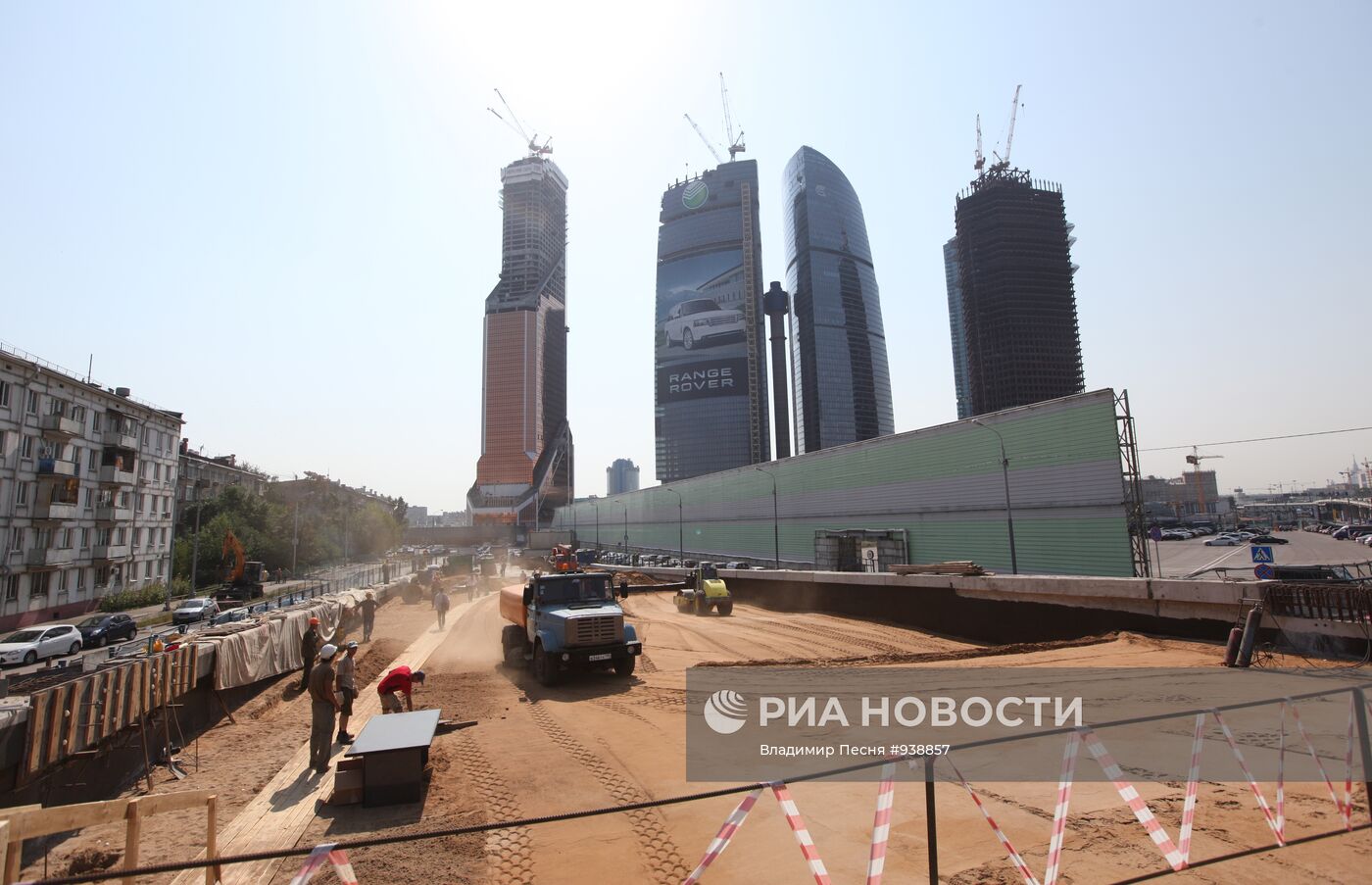Строительство автомагистрали рядом с ММДЦ "Москва-СИТИ"