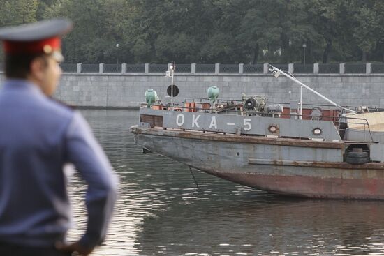 Крушение катера на Москве-реке